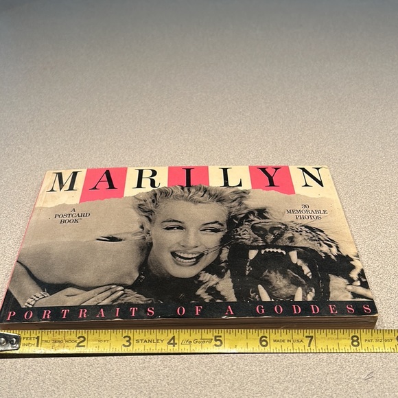 COPY - Vintage Marilyn Monroe 30 Postcards Book - Picture 11 of 12